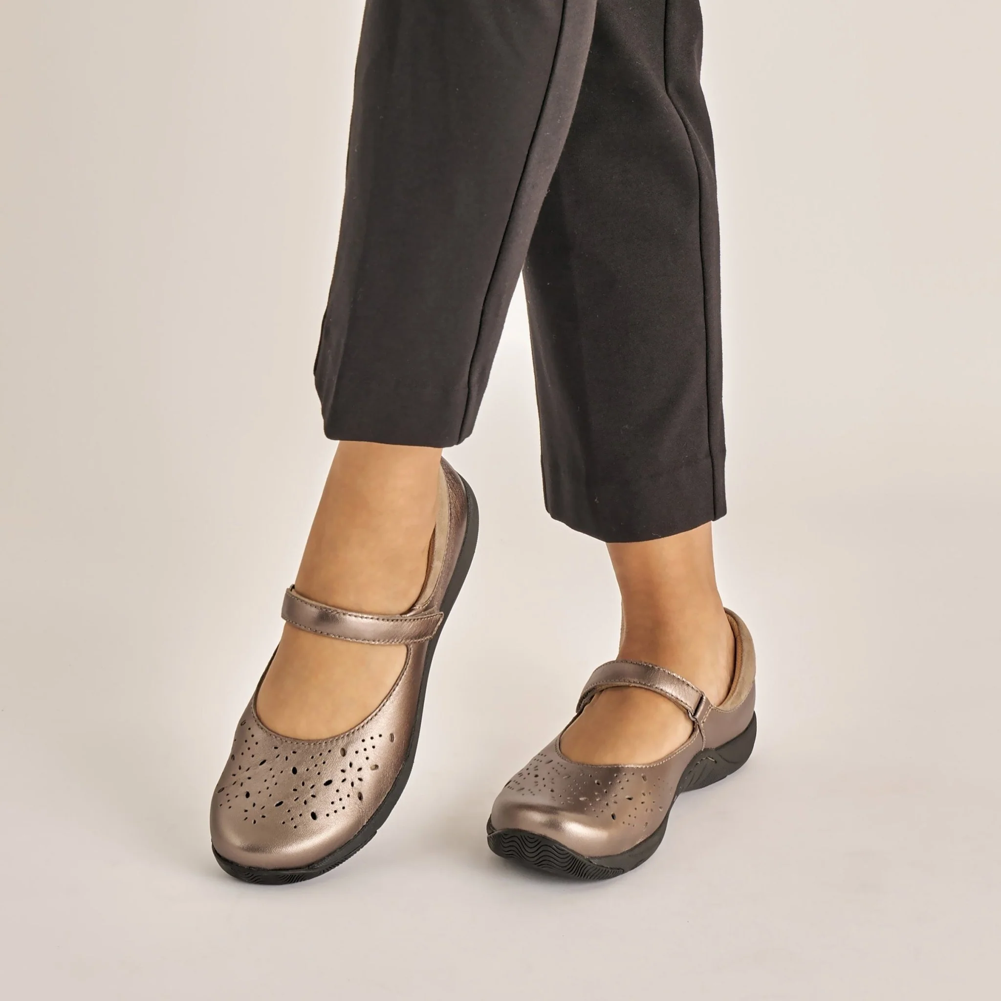 Stacy | Leather | Pewter Metallic - Image 2